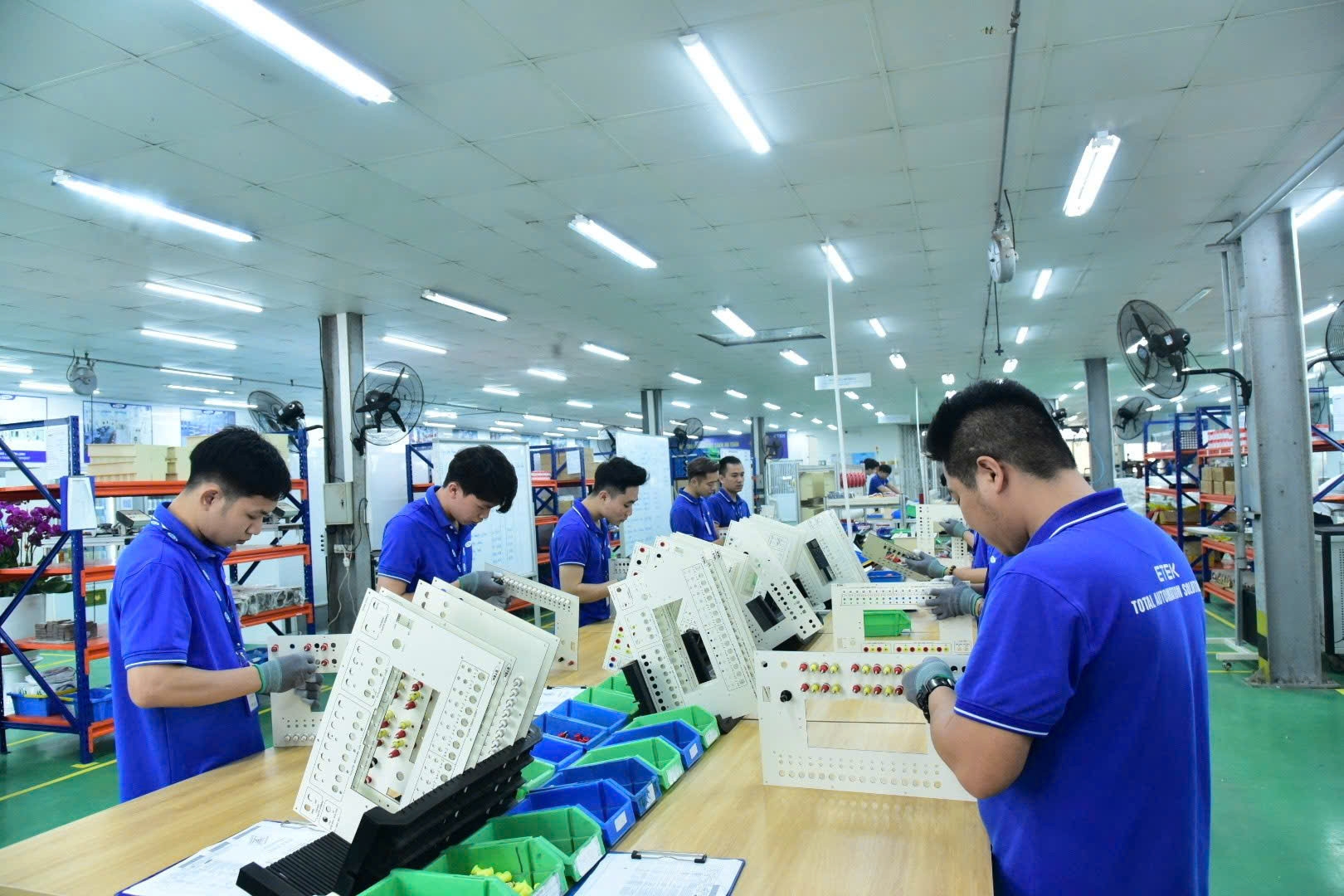 Đẩy mạnh truyền thông số, ứng dụng AI để hỗ trợ pháp lý cho doanh nghiệp